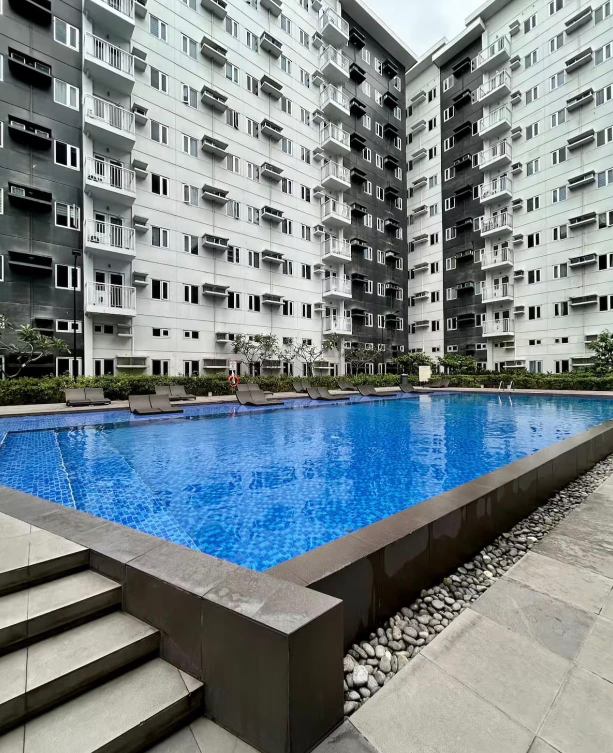 Resort-style swimming pool